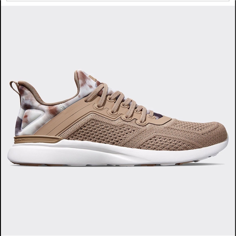 New APL Techloom Tracer Almond Caramel Tie Dye size 8